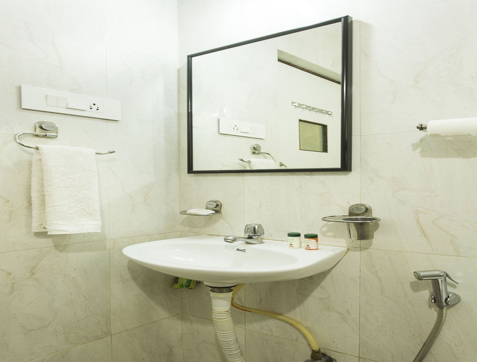 Hotel E Serai Pune Exterior photo